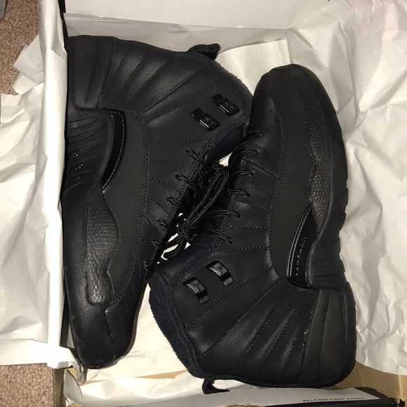 Shoes - Picture 1 of 7